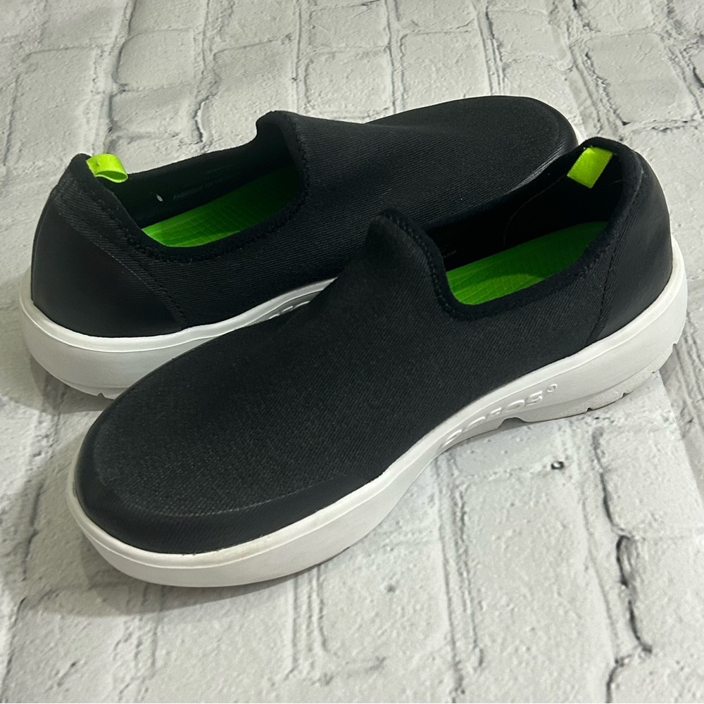 OOFOS Women’s Size 8 (7) Black/White Slip On Shoes for Plantar Fasciitis, etc.